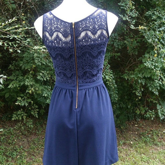 3/$50 Lilly Pulitzer dress size small - Picture 7 of 7